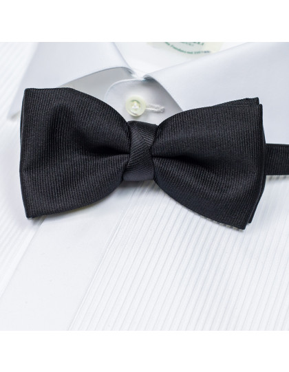 Cesare Attolini Bow Tie in Black with Structure Made of Silk Reg