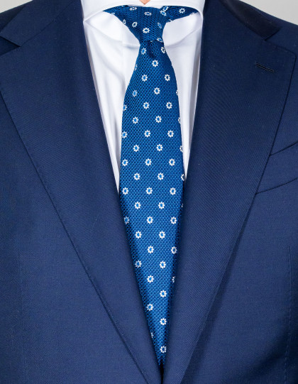 Kiton Krawatte in kobaltblau mit feinen blauen Punkten und weißen Blumen