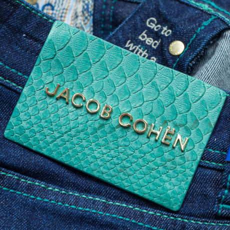Jacob Cohen Jeans BARD "Premium Edition Denim" in dunkelblau mit abnehmbaren Pythonlabel in türkis